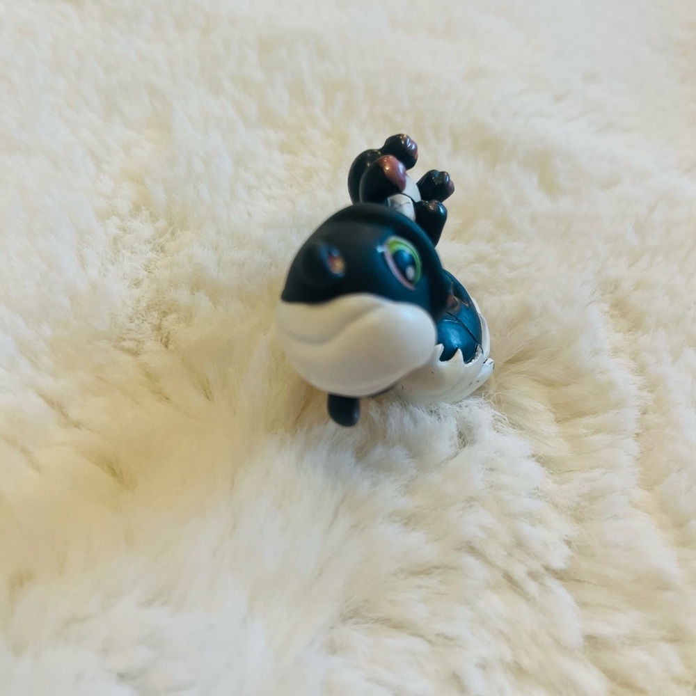 Littlest Pet Shop Dark Grey White Skunk With Green Eyes #253 - Picture 4 of 4